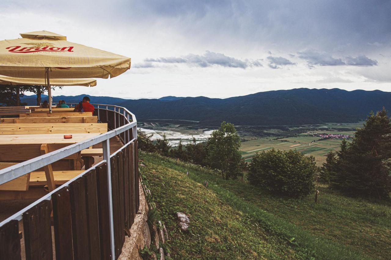 Dom Na Slivnici Bed & Breakfast Cerknica Exterior photo