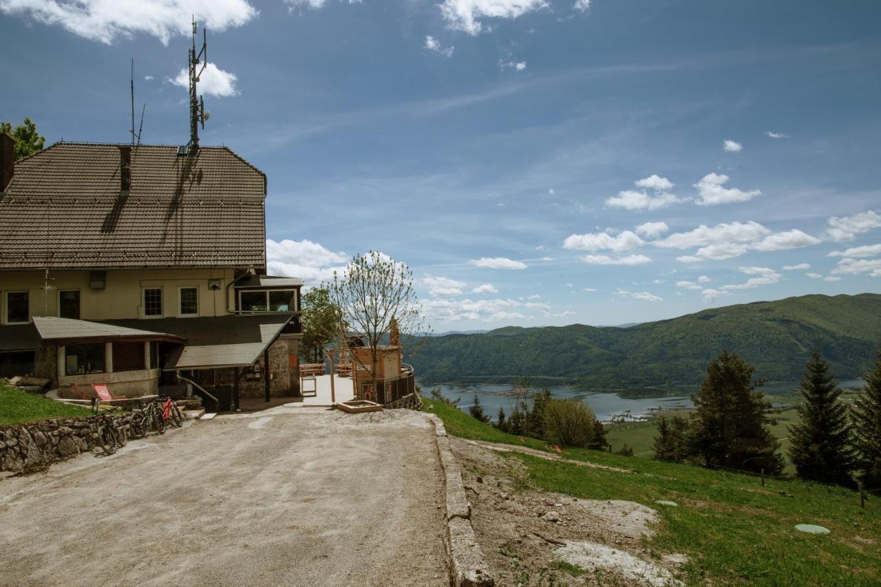 Dom Na Slivnici Bed & Breakfast Cerknica Exterior photo